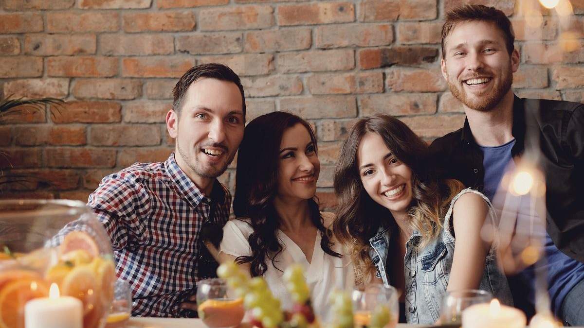 Вечір п'ятниці у колі друзів Вечір п'ятниці у колі друзів