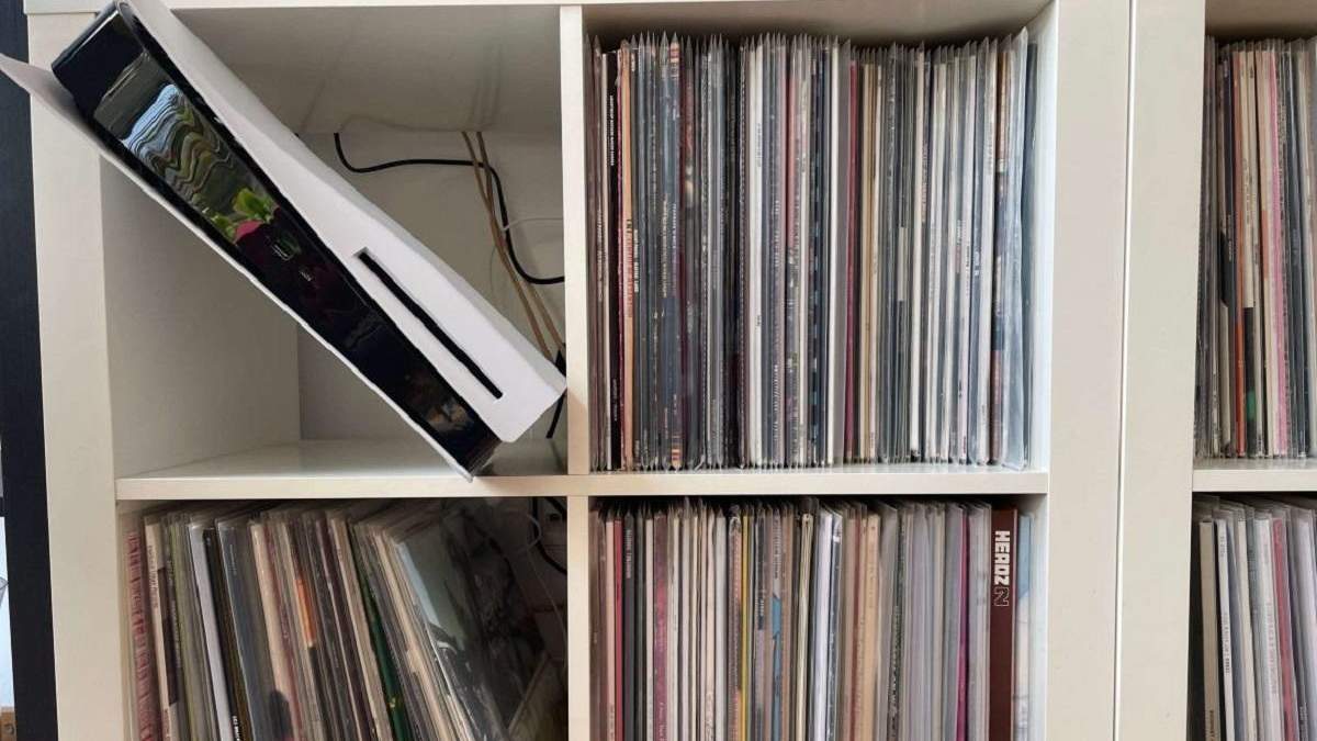 IKEA створила картонні копії PS5 і Xbox Series X IKEA створила картонні копії PS5 і Xbox Series X
