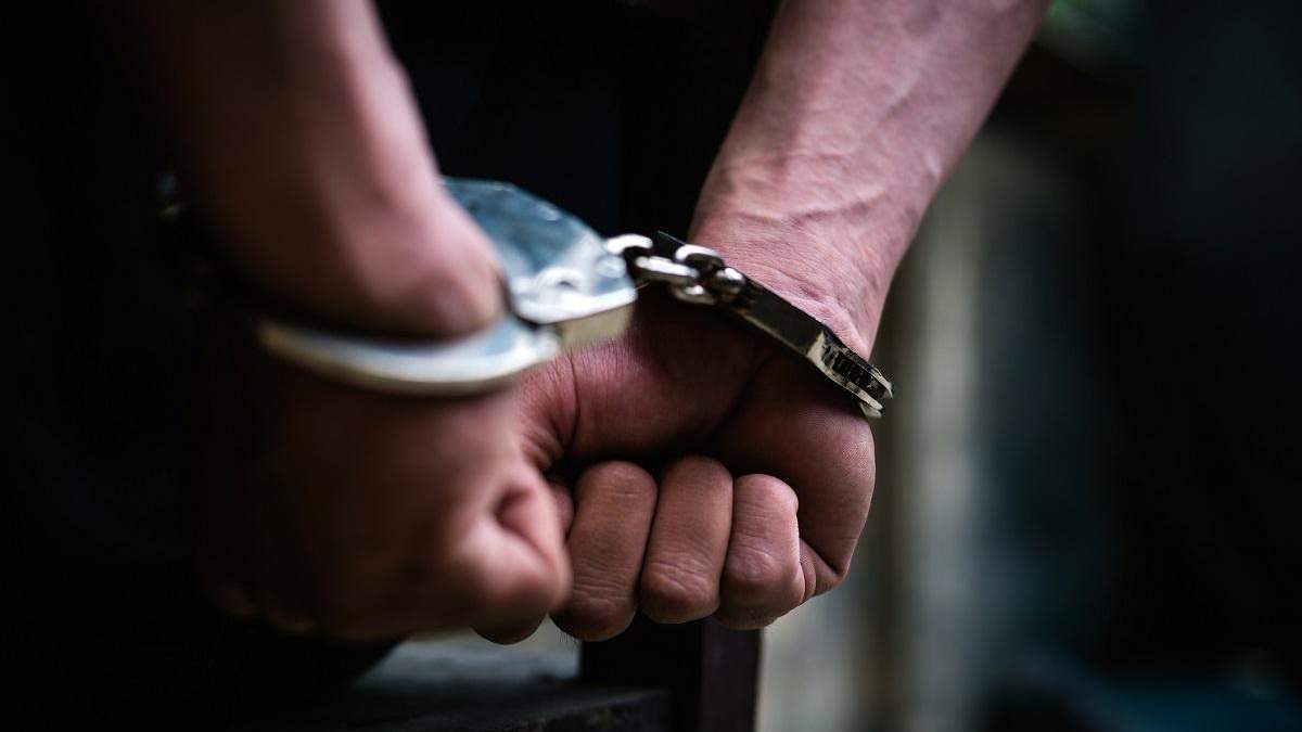 Мужчина сдался полиции, чтобы побыть в тюрьме в одиночестве Мужчина сдался полиции, чтобы побыть в тюрьме в одиночестве