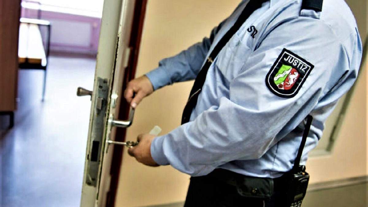 У німецькій в'язниці замінили 600 замків через стажера У німецькій в'язниці замінили 600 замків через стажера