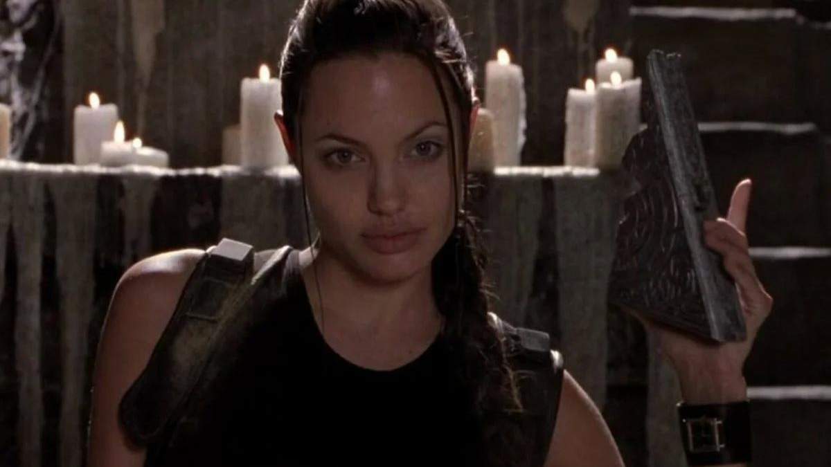 Анджелина Джоли заменила Алисию Викандер в фильме "Tomb Raider: Лара Крофт": Deepfake-видео