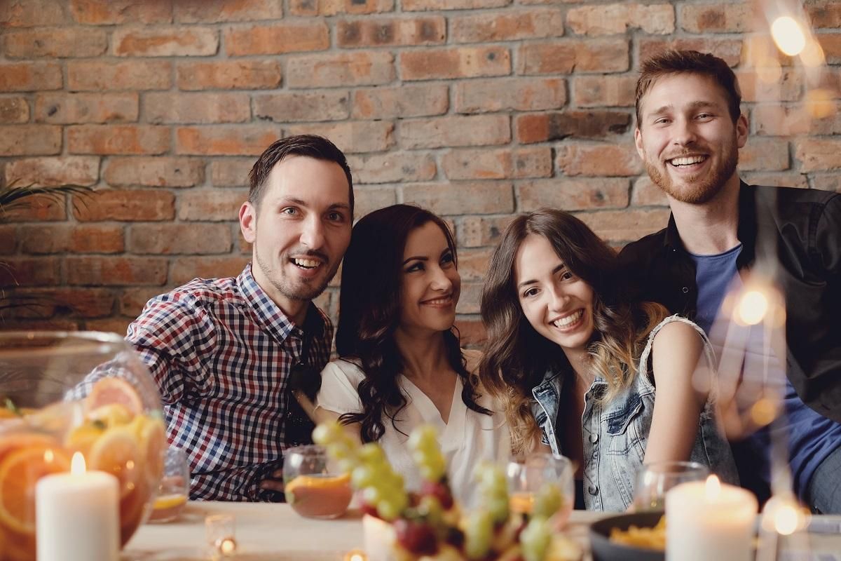 Вечір п'ятниці у колі друзів Вечір п'ятниці у колі друзів