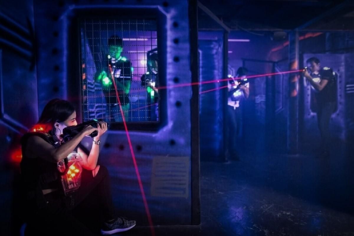 Лазертаг становится популярным в Украине: что это такое, правила игры и цены Лазертаг становится популярным в Украине: что это такое, правила игры и цены