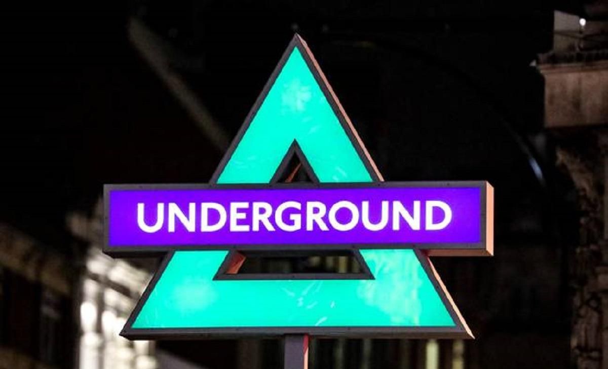 Sony креативно рекламирует PlayStation 5 в лондонском метро: фотофакт Sony креативно рекламирует PlayStation 5 в лондонском метро: фотофакт