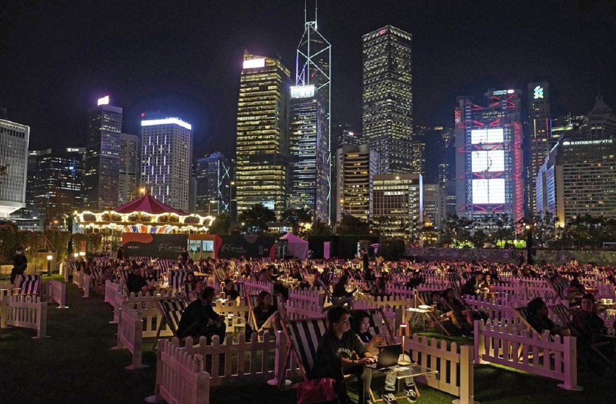 У Гонконзі з'явився парк розваг, пристосований до реалій пандемії коронавірусу: що там цікавого