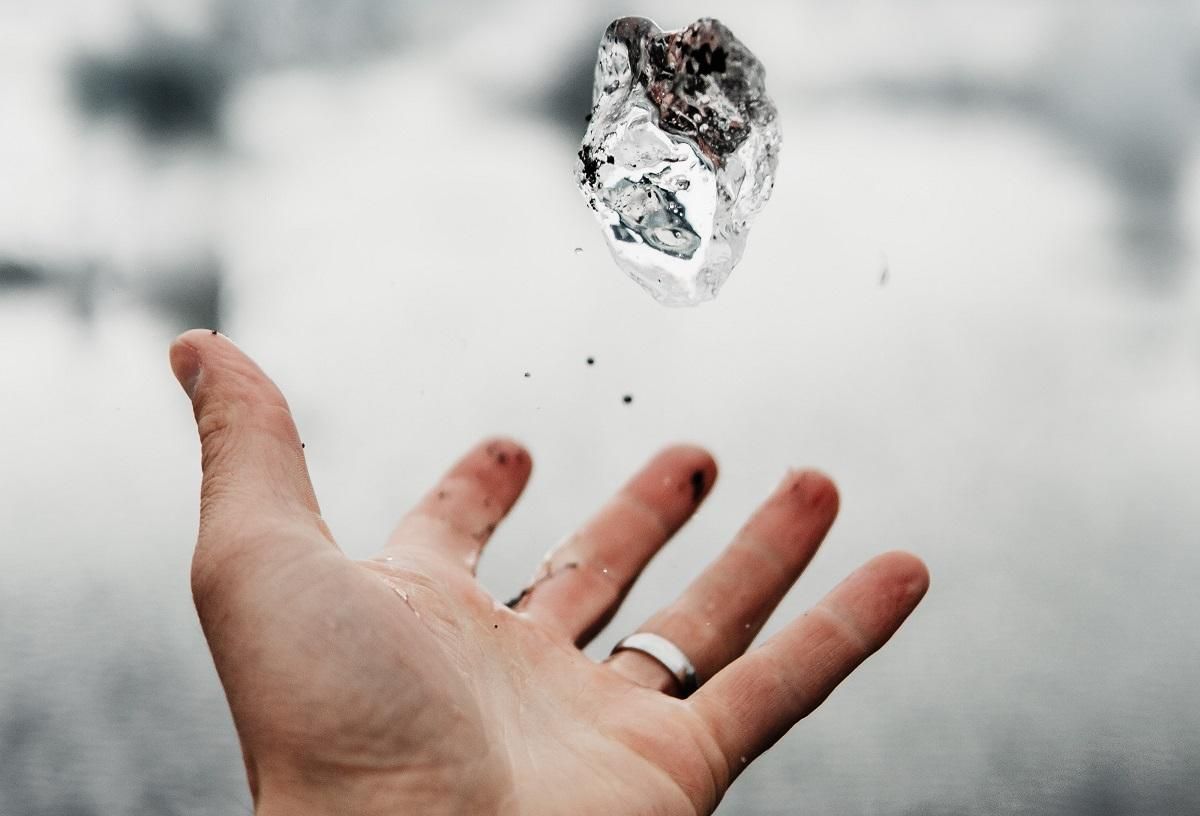 Индийский фермер нашел алмаз весом 14,98 карат на арендованном за 200 рупий участке Индийский фермер нашел алмаз весом 14,98 карат на арендованном за 200 рупий участке