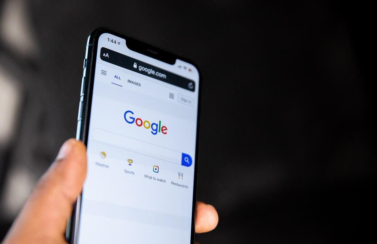 Навіть Google не знає, що сталося з Google: підбірка мемів про глобальний збій пошукової мережі Навіть Google не знає, що сталося з Google: підбірка мемів про глобальний збій пошукової мережі