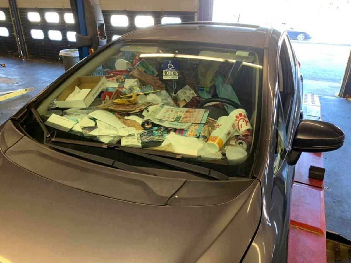 Найбрудніший автомобіль у світі: у соціальній мережі поділилися шокуючими фотографіями Найбрудніший автомобіль у світі: у соціальній мережі поділилися шокуючими фотографіями