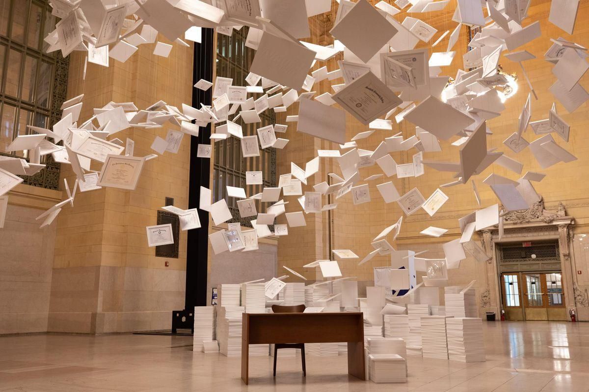 Da Vinci of Debt: самая дорогая инсталляция в истории по версии пивного бренда Natural Light Da Vinci of Debt: самая дорогая инсталляция в истории по версии пивного бренда Natural Light