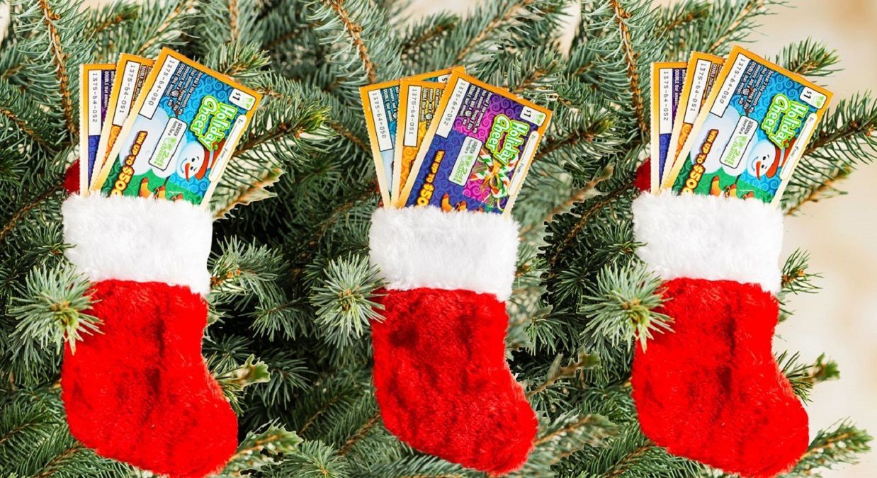 Миллион долларов на Рождество: американец получил в подарок лотерейный билет и сорвал джекпот Миллион долларов на Рождество: американец получил в подарок лотерейный билет и сорвал джекпот