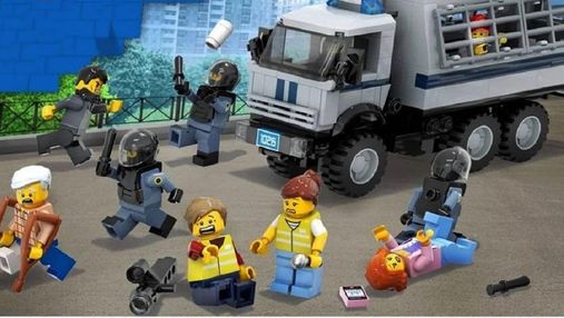 Художник створив конструктор Lego, присвячений протестам у Росії: як він виглядає – фото