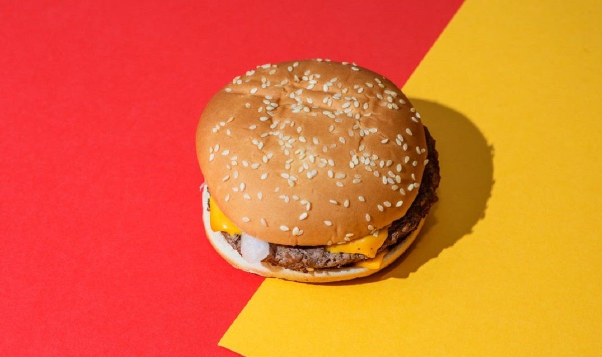 В канадском Макдональдсе заказали гамбургер без гамбургера 