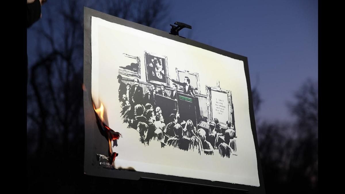 Картину Бэнкси сожгли во время прямой трансляции