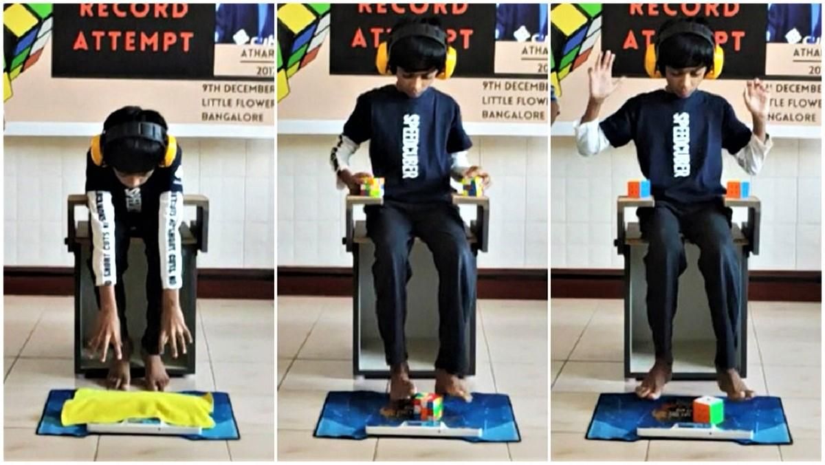 Хлопчик зібрав 3 кубики Рубіка за 1,5 хвилини Хлопчик зібрав 3 кубики Рубіка за 1,5 хвилини