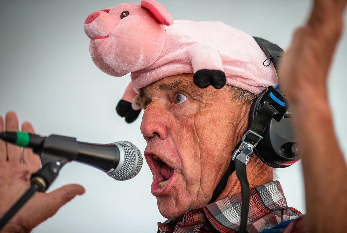 Настоящий металл: конкурс по окрику свиней заиграл новыми красками Настоящий металл: конкурс по окрику свиней заиграл новыми красками