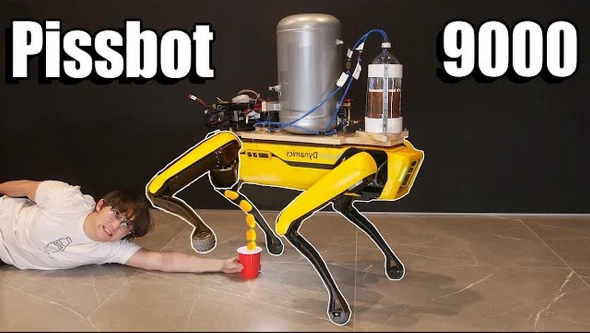 Робота-собаку Boston Dynamics научили "мочиться" пивом