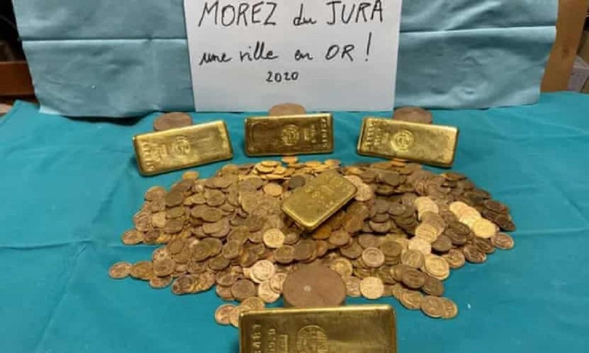 Скарб знайшли у старому будинку Скарб знайшли у старому будинку