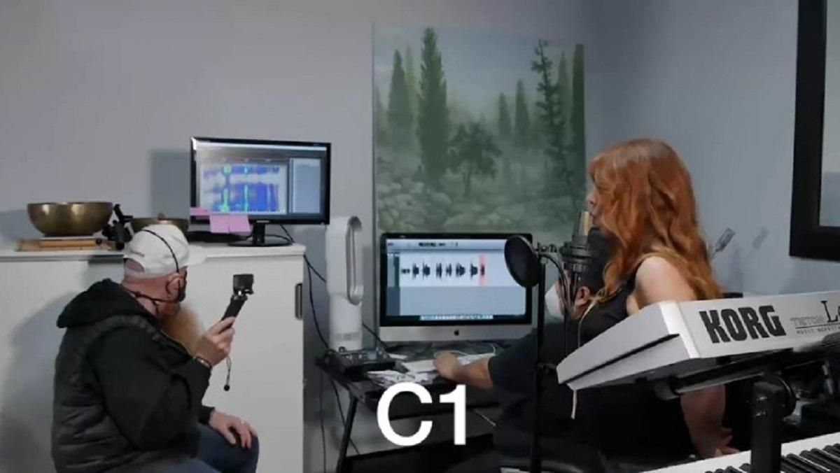 Щось схоже на хропіння: канадська співачка поставила світовий рекорд, взявши найнижчу ноту Щось схоже на хропіння: канадська співачка поставила світовий рекорд, взявши найнижчу ноту