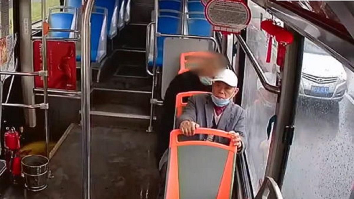 Злодій повернув гаманець дідусеві Злодій повернув гаманець дідусеві