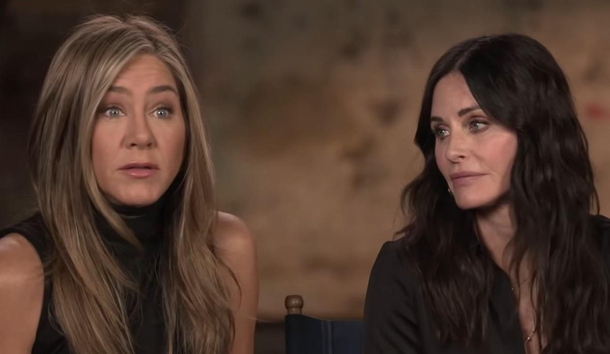 Дженніфер Еністон вкрала сукню Моніки Дженніфер Еністон вкрала сукню Моніки