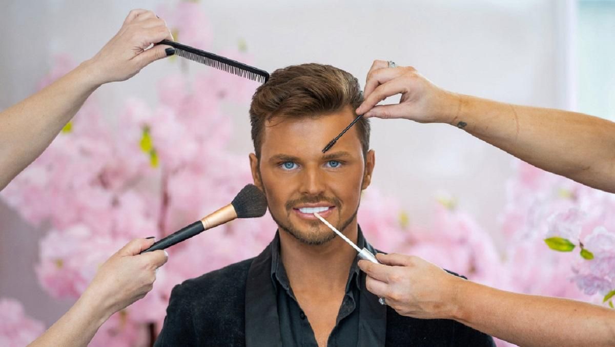 Чтобы быть похожим на куклу Кена: мужчина потратил 14 тысяч долларов на пластику лица Чтобы быть похожим на куклу Кена: мужчина потратил 14 тысяч долларов на пластику лица