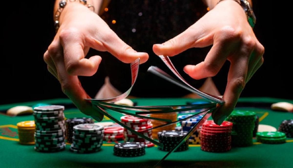 Як влаштована робота дилера в казино