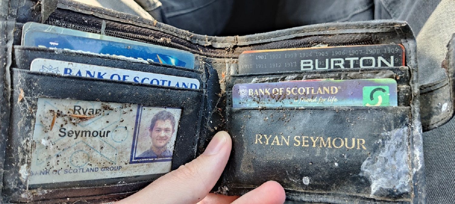 Чоловік повернув втрачений гаманець через 20 років