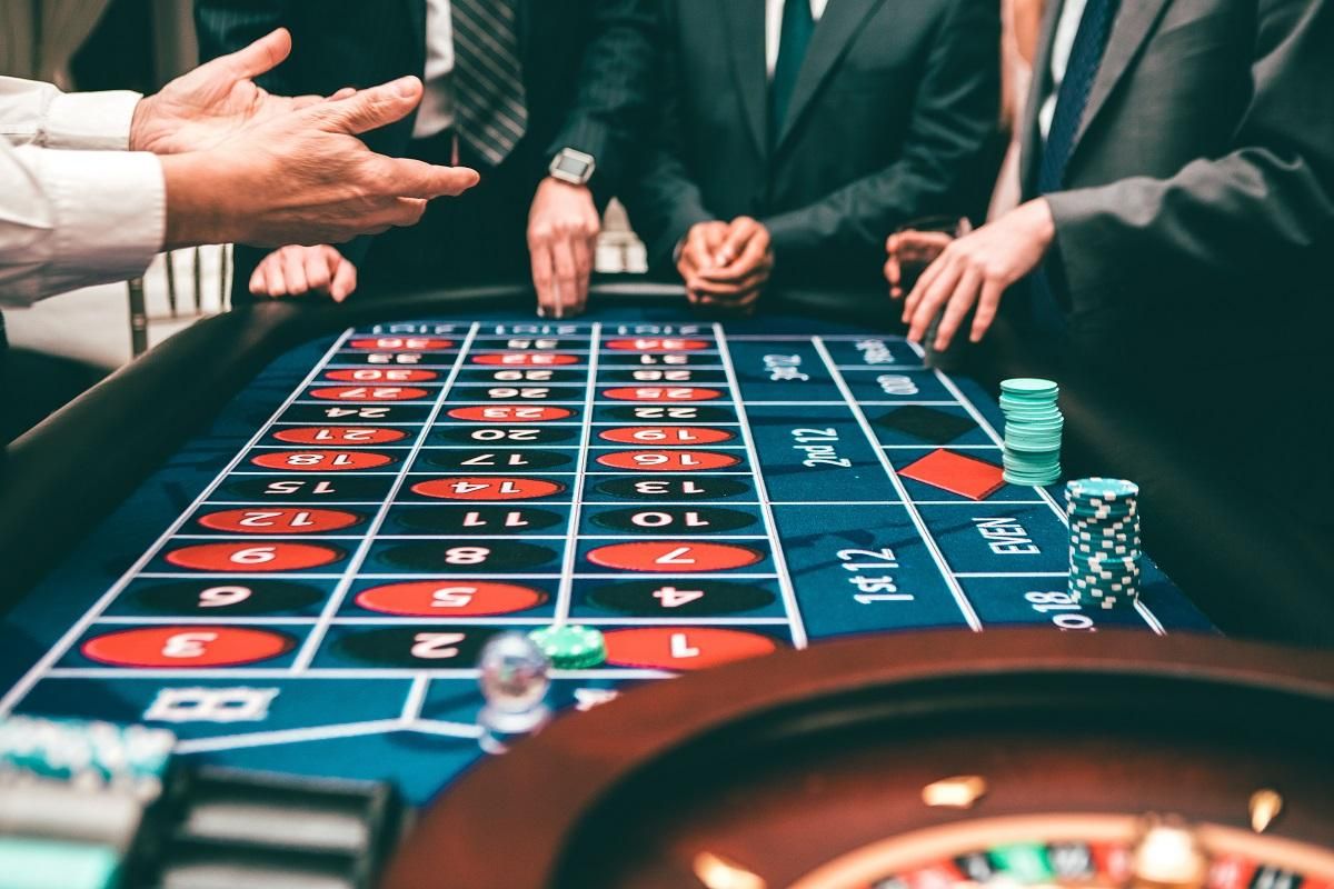 Этикет игрока: как вести себя в казино – советы и правила