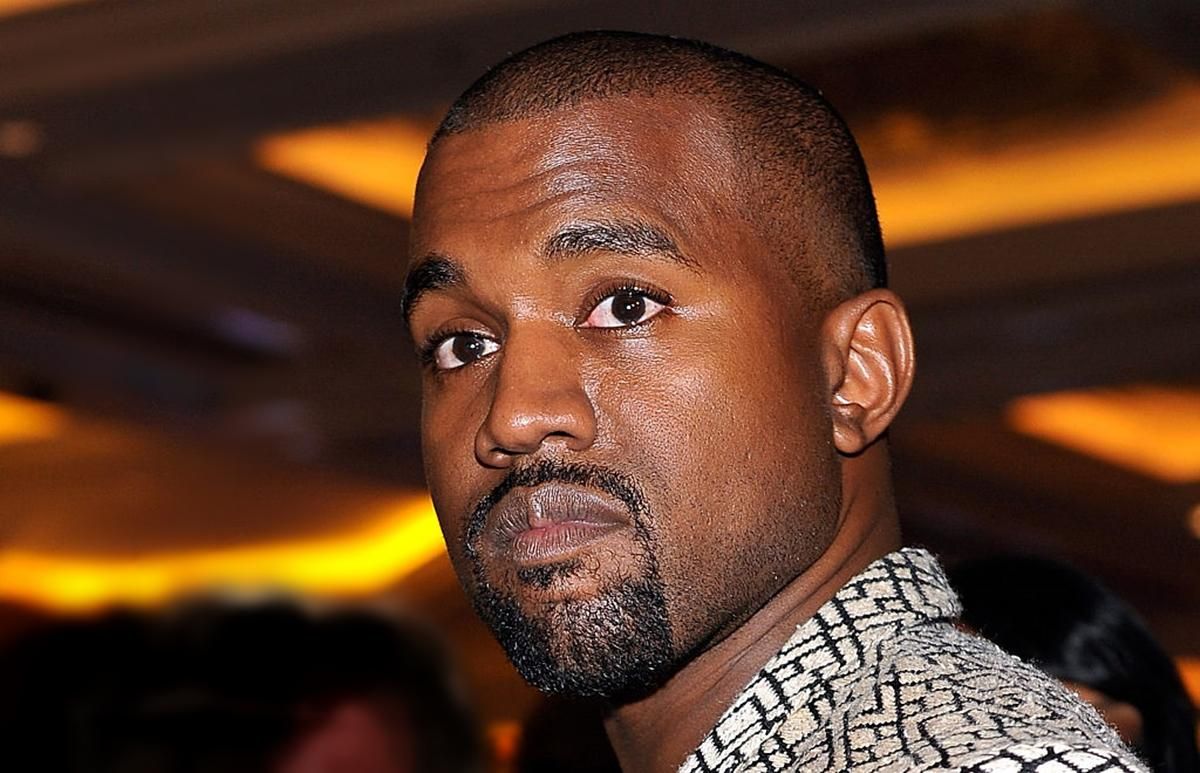 Канье Уэст оставил 15 000 долларов чаевых в стрип-клубе Канье Уэст оставил 15 000 долларов чаевых в стрип-клубе