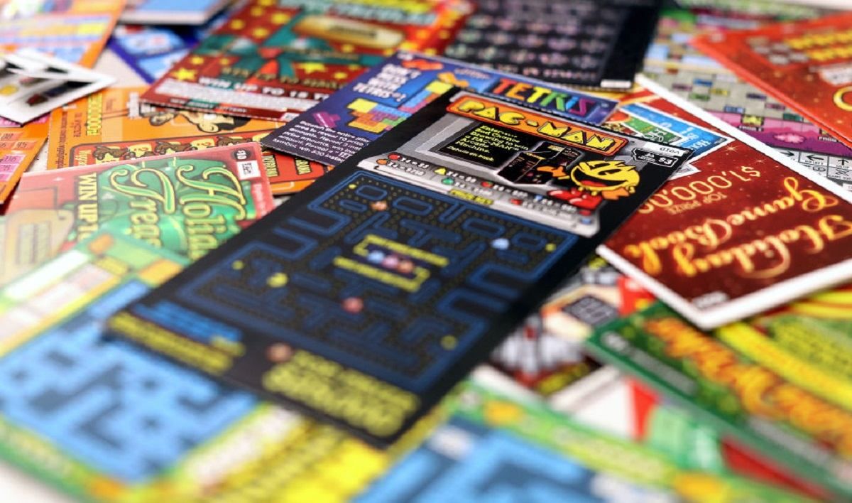 Чоловік вкрав 600 лотерейних білетів Чоловік вкрав 600 лотерейних білетів