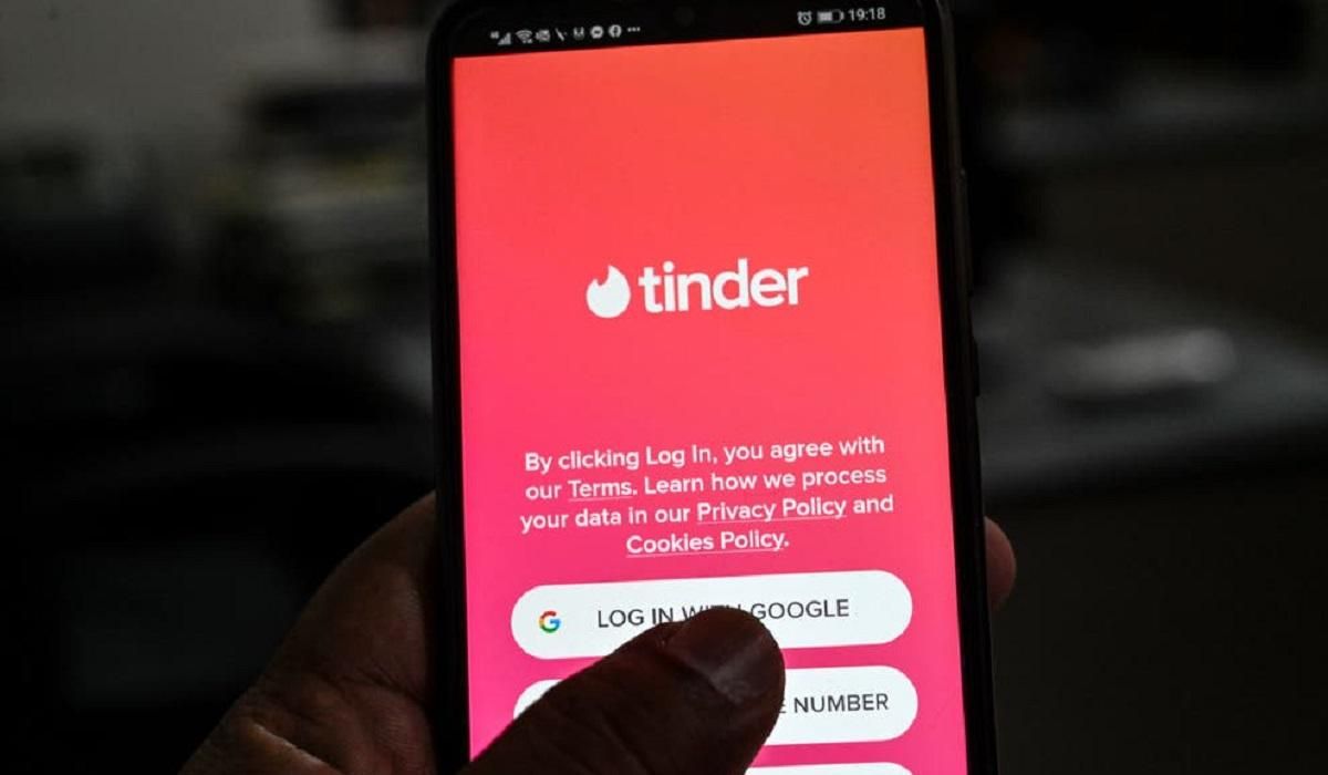 У Tinder з'явилася нова функція, яка дозволяє блокувати користувачів за номером телефону