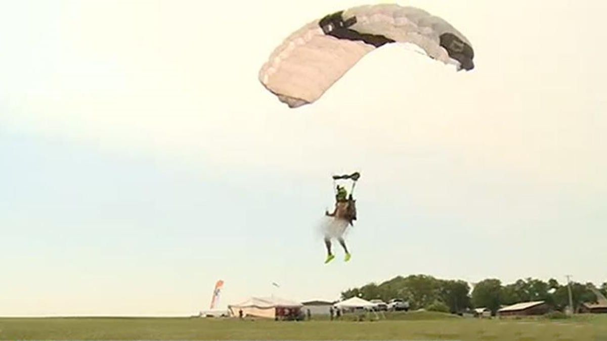 60 прыжков с парашютом в сутки