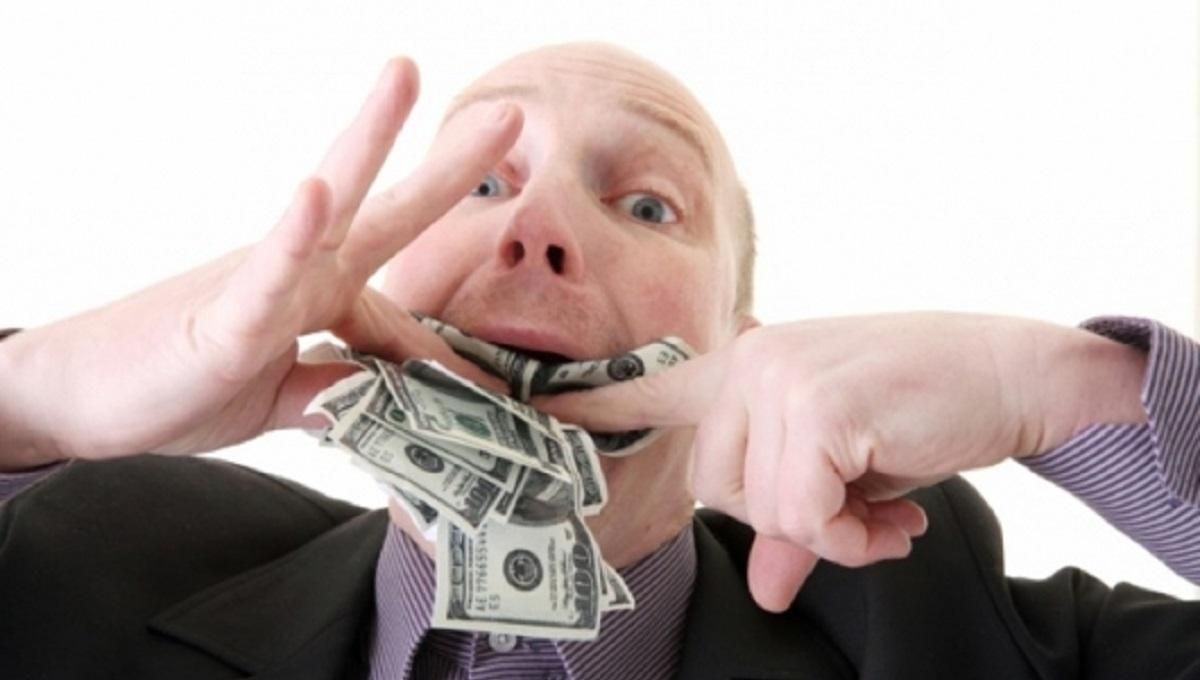 Дуже хотів їсти: чоловіка заарештували за крадіжку та поїдання грошей Дуже хотів їсти: чоловіка заарештували за крадіжку та поїдання грошей