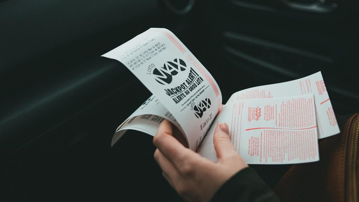 Рішення, прийняте в останній момент, допомогло чоловікові виграти в лотерею 1 мільйон доларів Рішення, прийняте в останній момент, допомогло чоловікові виграти в лотерею 1 мільйон доларів