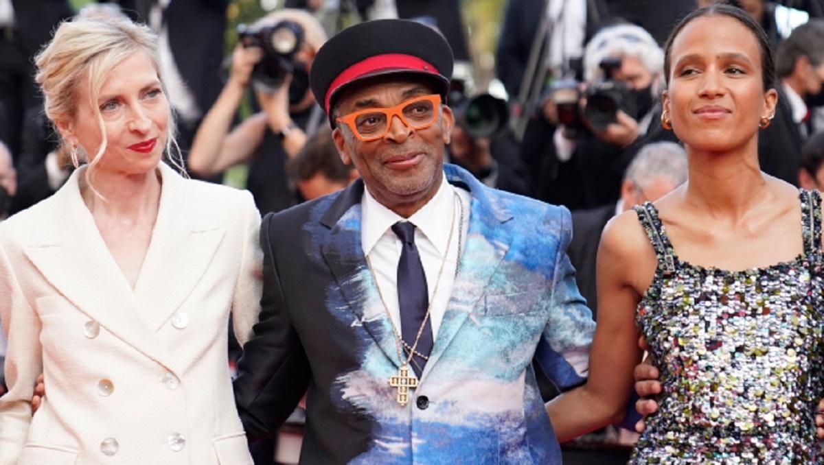 Голова журі помилково завчасно оголосив переможця Каннського фестивалю: курйозне відео Голова журі помилково завчасно оголосив переможця Каннського фестивалю: курйозне відео