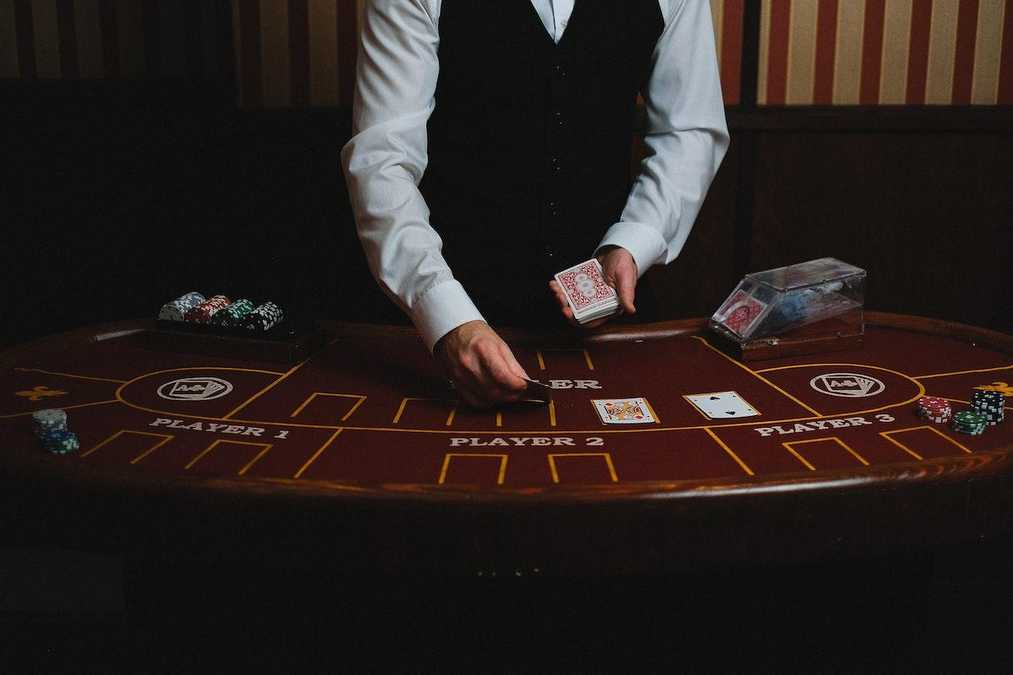 онлайн казино с живыми дилерами