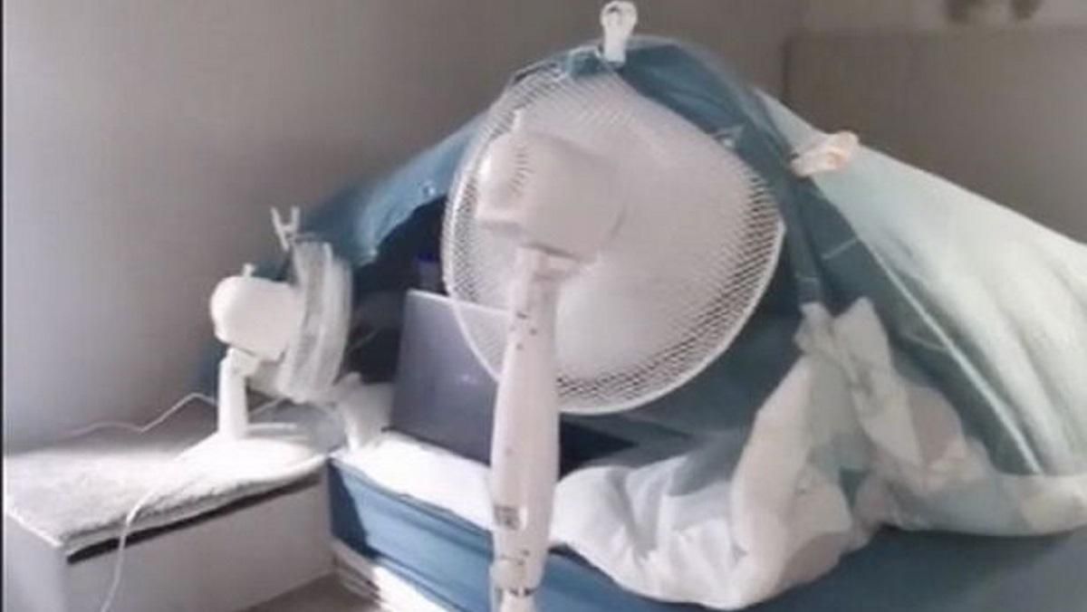 Тиктокер показала способ спасения от жары, который взорвал сеть: видео Тиктокер показала способ спасения от жары, который взорвал сеть: видео