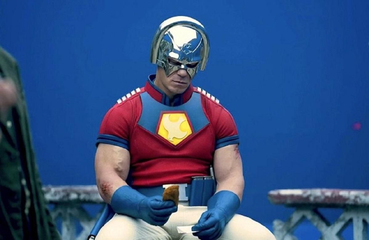 Режисер "Загону самогубців" поділився відео, як Джону Сіні робили фейкові спітнілі пахви Режисер "Загону самогубців" поділився відео, як Джону Сіні робили фейкові спітнілі пахви