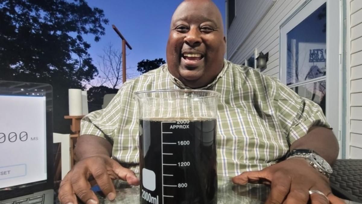 Рекордсмен Эрик Букер Рекордсмен Эрик Букер