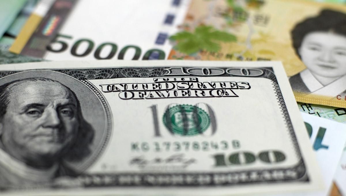 Чоловік знайшов у купленому холодильнику чималі гроші Чоловік знайшов у купленому холодильнику чималі гроші