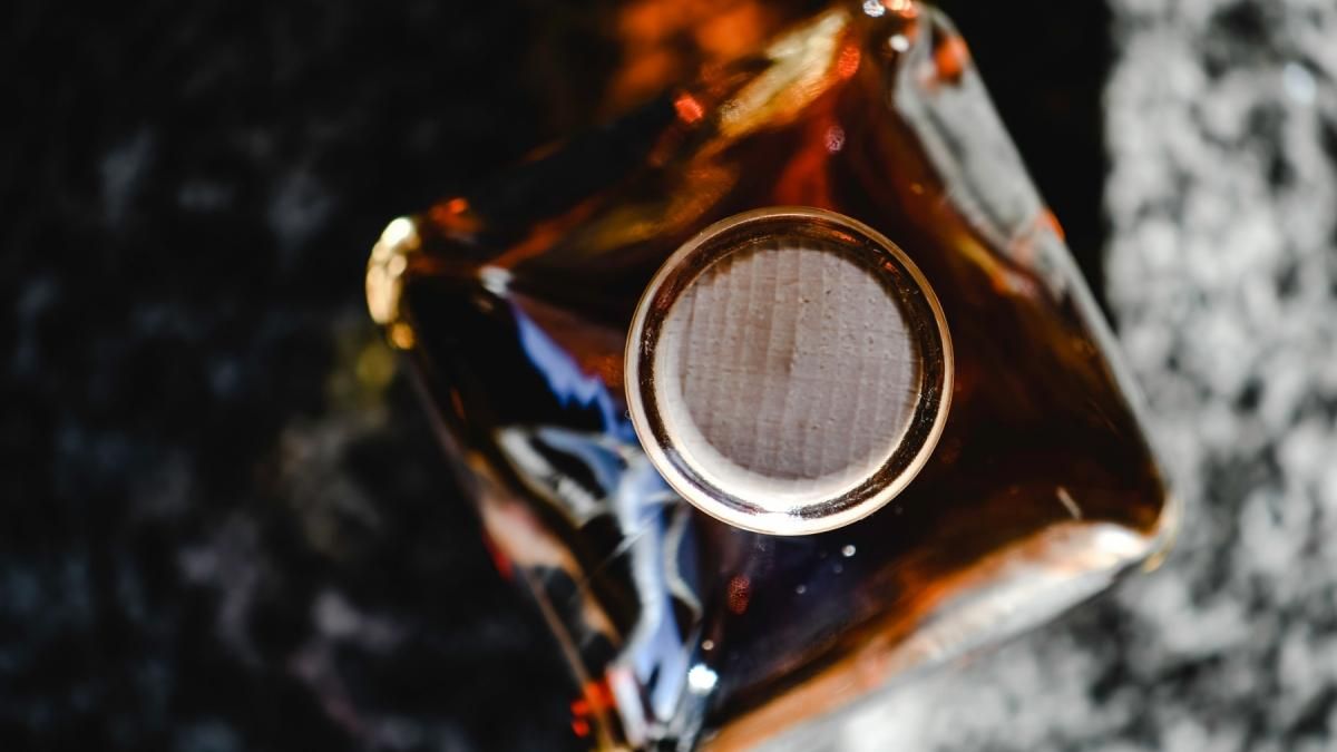 Напій з історією: пляшку віскі із затонулого корабля продали за 17 тисяч доларів - Розваги Напій з історією: пляшку віскі із затонулого корабля продали за 17 тисяч доларів - Розваги