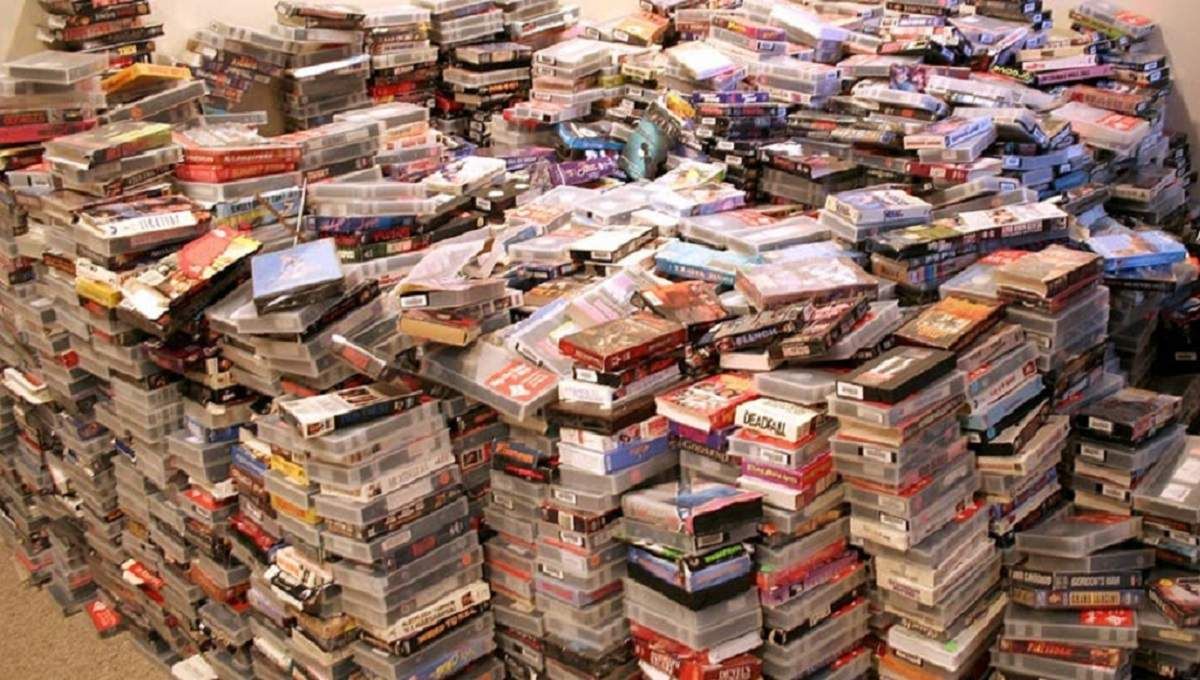 Чоловік відсудив у батьків понад 30 000 доларів за те, що вони викинули його порноколекцію  Чоловік відсудив у батьків понад 30 000 доларів за те, що вони викинули його порноколекцію