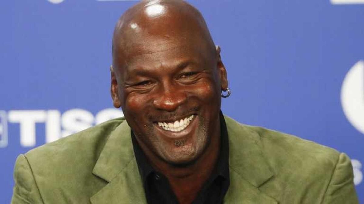 Зі слідами вжитку: спідню білизну Майкла Джордана виставили на аукціон Зі слідами вжитку: спідню білизну Майкла Джордана виставили на аукціон