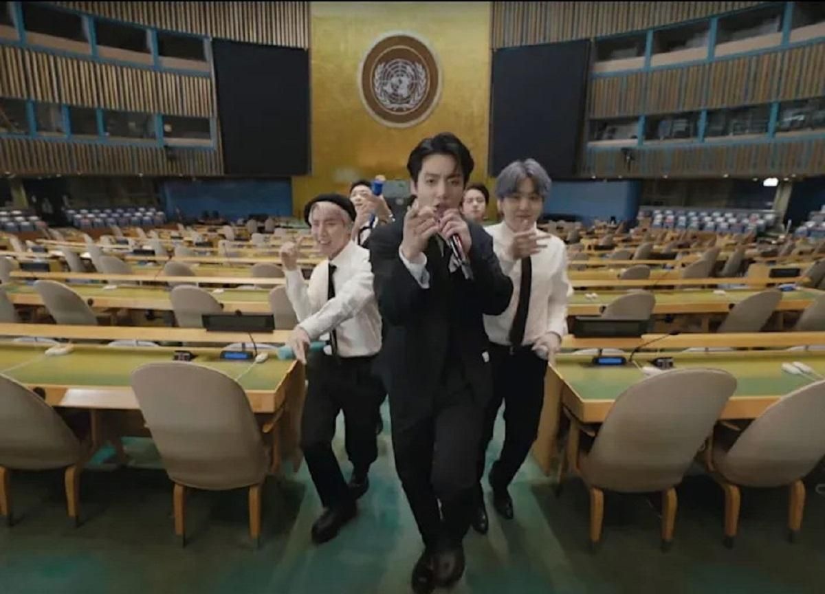 Корейская K-pop группа BTS сняла клип в зале Генеральной Ассамблеи ООН: зажигательное видео