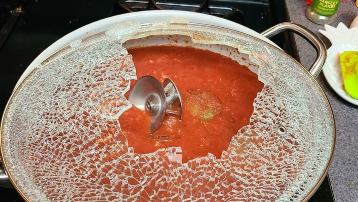 Ані кроку на кухню: 15 епічних фото людей, які зазнали кулінарного фіаско, але розсмішили мережу - Розваги Ані кроку на кухню: 15 епічних фото людей, які зазнали кулінарного фіаско, але розсмішили мережу - Розваги