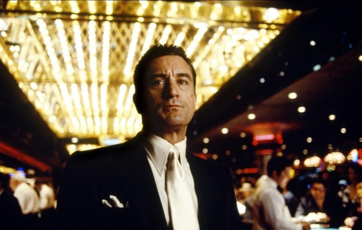 Найбільш високооплачувана посада у казино: хто такий піт-бос та чим він займається 