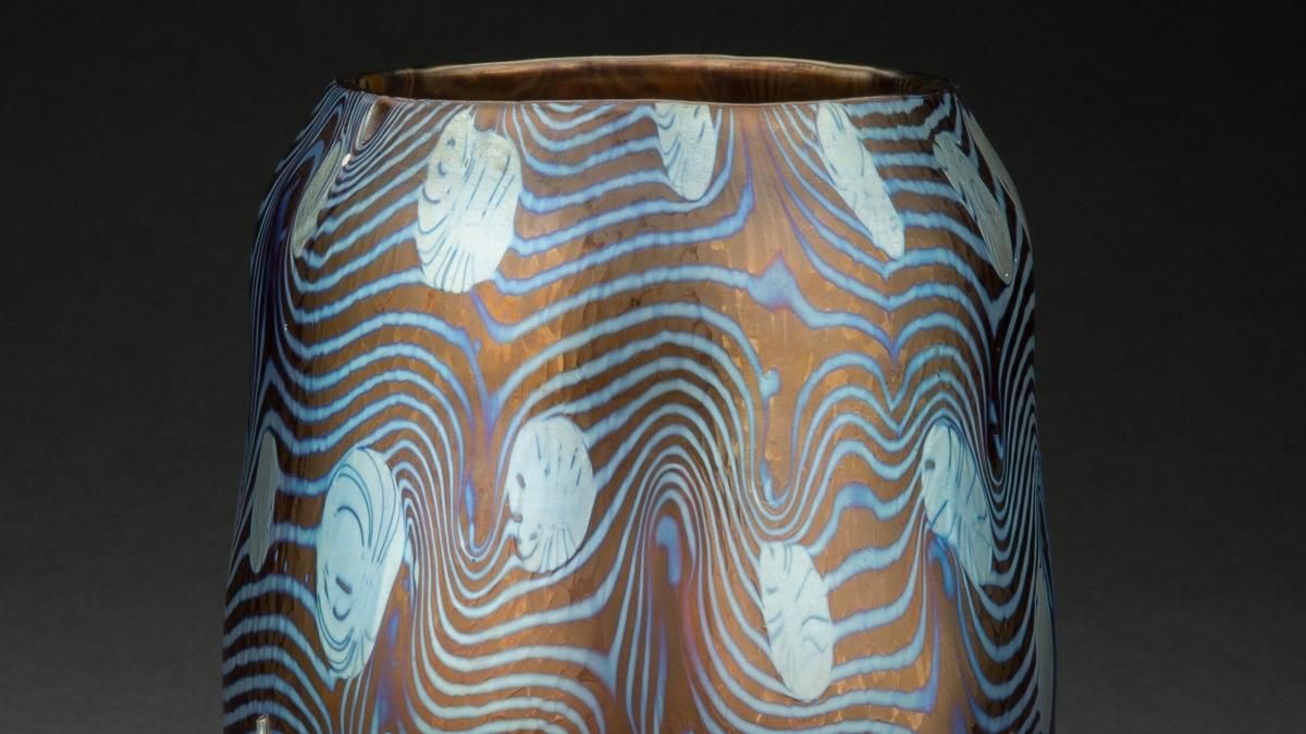 Вазу, купленную на барахолке, продадут на аукционе за тысячи долларов: как это возможно - Развлечения Вазу, купленную на барахолке, продадут на аукционе за тысячи долларов: как это возможно - Развлечения