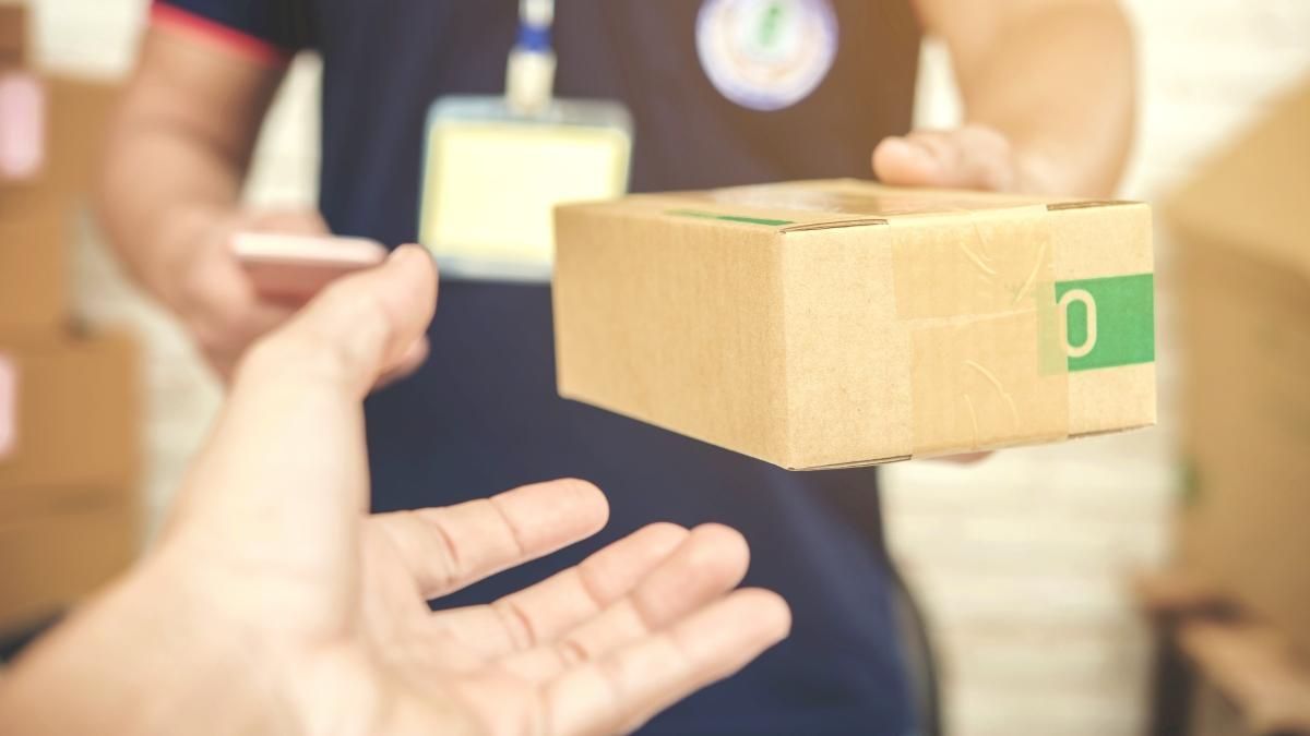 Хотел iPhone – получил мыло: мужчина купил в интернете телефон, но в посылке было кое-что другое - Развлечения Хотел iPhone – получил мыло: мужчина купил в интернете телефон, но в посылке было кое-что другое - Развлечения