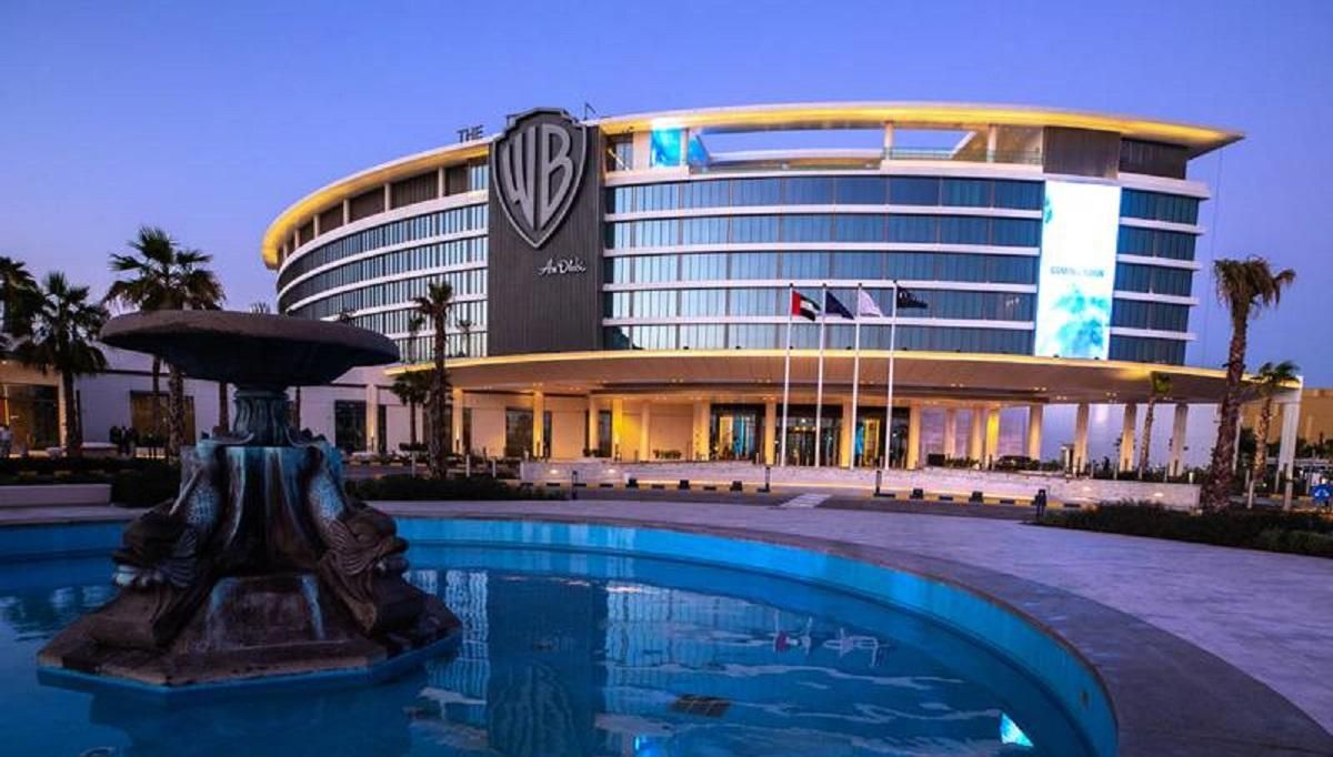 Перший у світі: Warner Bros. відкрила в Абу-Дабі готель за мотивами своїх фільмів і серіалів