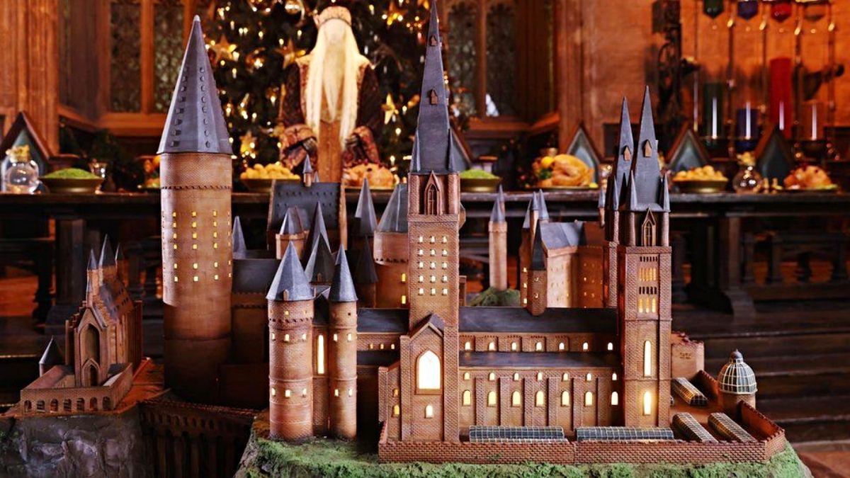 Юбилей "Гарри Поттера" отпраздновали 100-килограммовым тортом в виде Хогвартса: фото шедевра - Развлечения Юбилей "Гарри Поттера" отпраздновали 100-килограммовым тортом в виде Хогвартса: фото шедевра - Развлечения